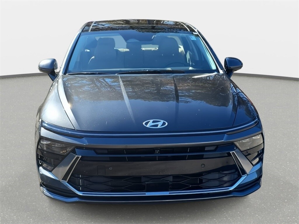 2025 Hyundai Sonata Hybrid Limited photo 2