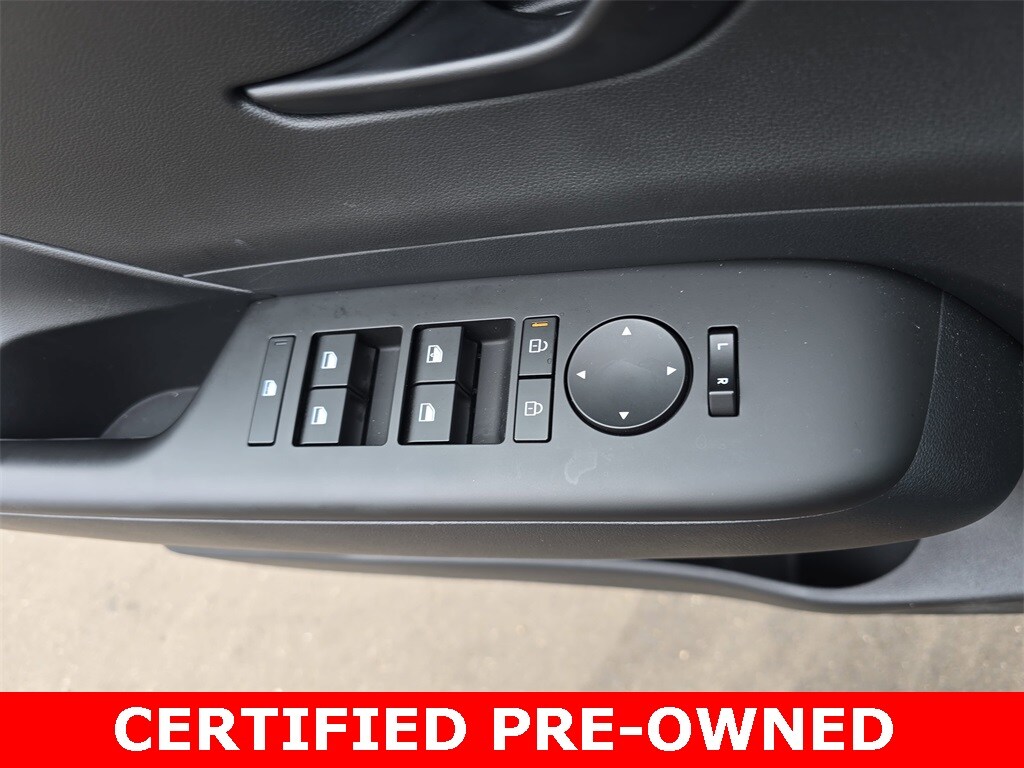 2025 Hyundai Kona SEL - Photo 29