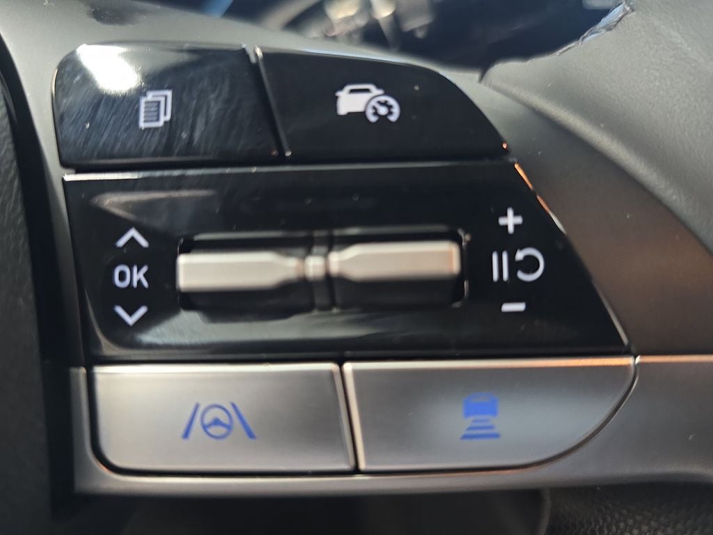 2025 Hyundai Elantra SEL - Photo 18