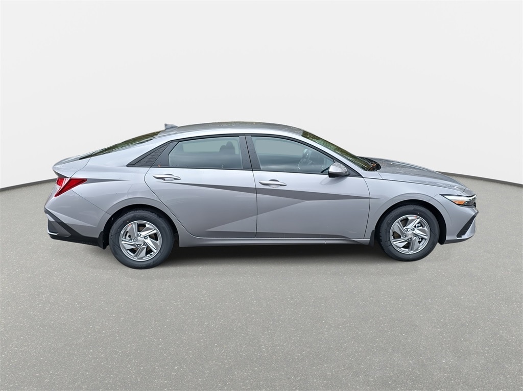 New 2026 Hyundai Elantra SE Sedan