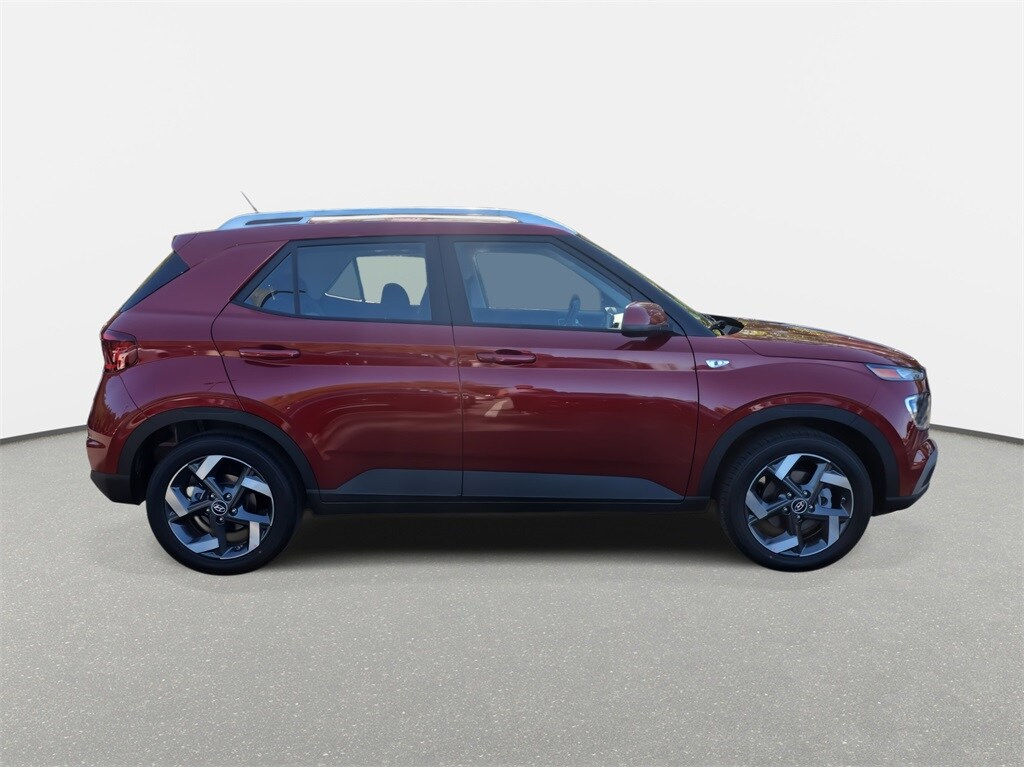 2026 Hyundai Venue SEL photo 4