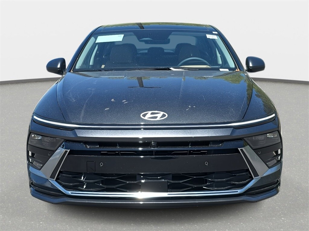 2025 Hyundai Sonata Hybrid Limited photo 2