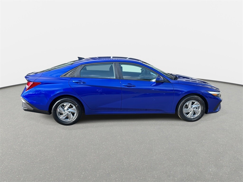 New 2026 Hyundai Elantra SE Sedan