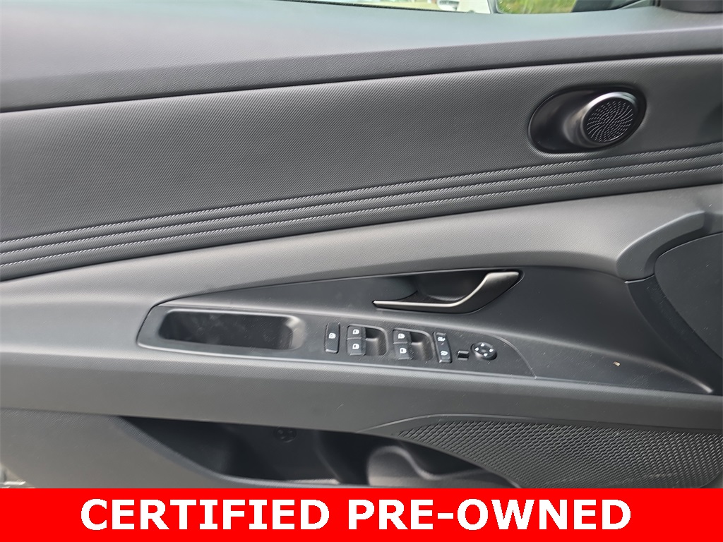 2025 Hyundai Elantra Blue - Photo 28