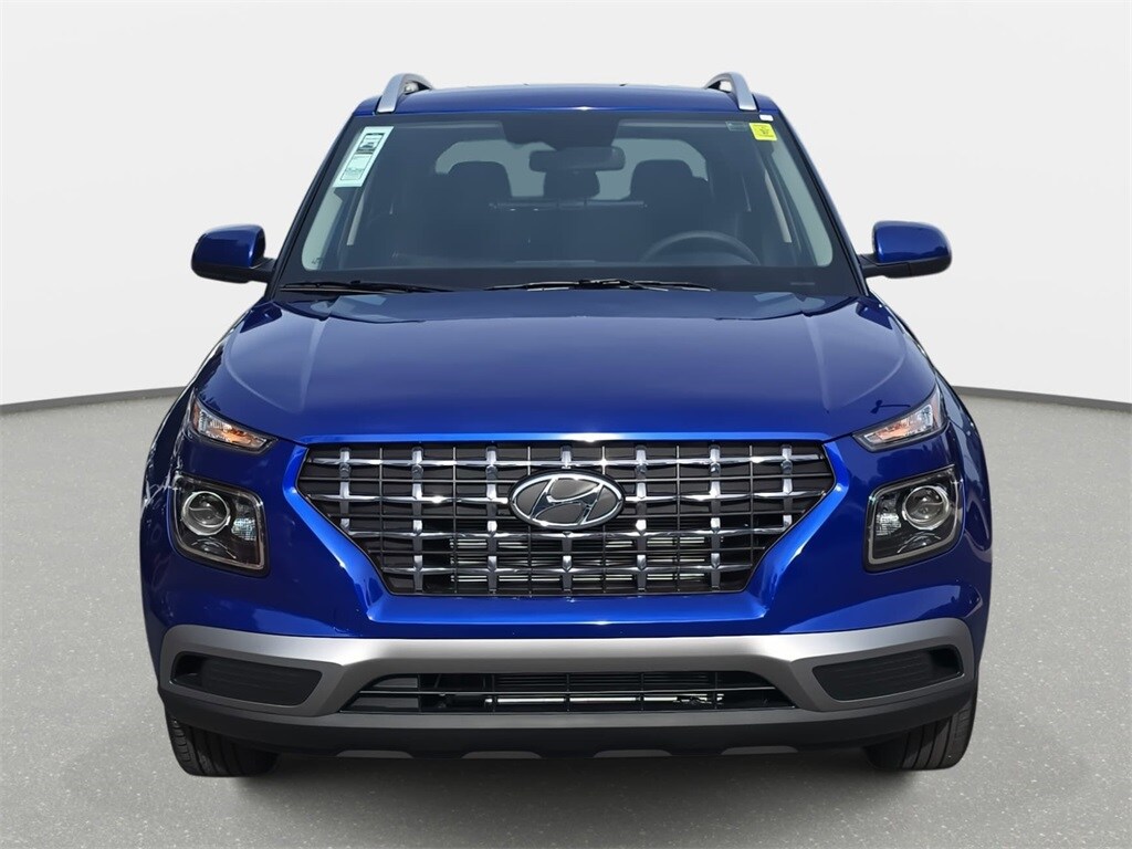 2026 Hyundai Venue SEL photo 2