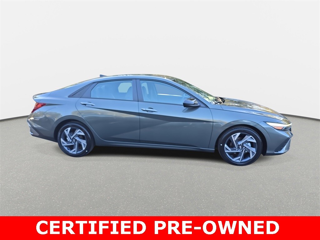 2025 Hyundai Elantra SEL Sport photo 4