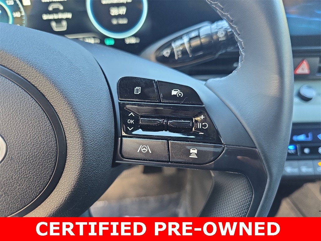 2025 Hyundai Elantra Limited - Photo 18