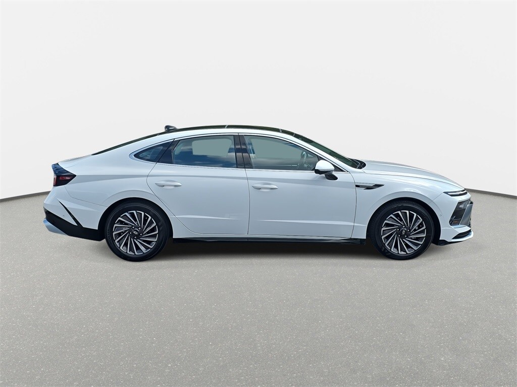 2024 Hyundai Sonata Hybrid Limited photo 4