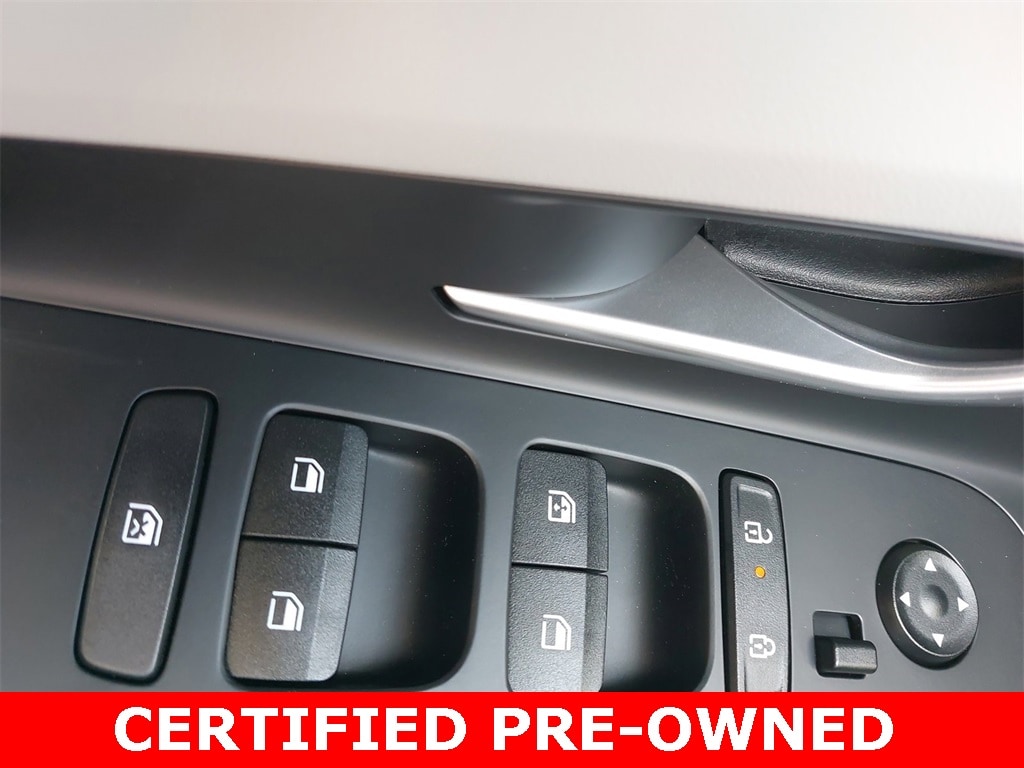 2025 Hyundai Elantra Limited - Photo 28