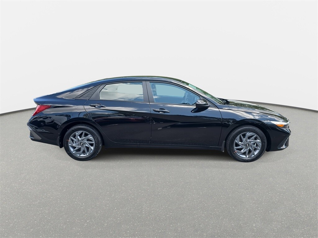 2025 Hyundai Elantra Hybrid Blue photo 4