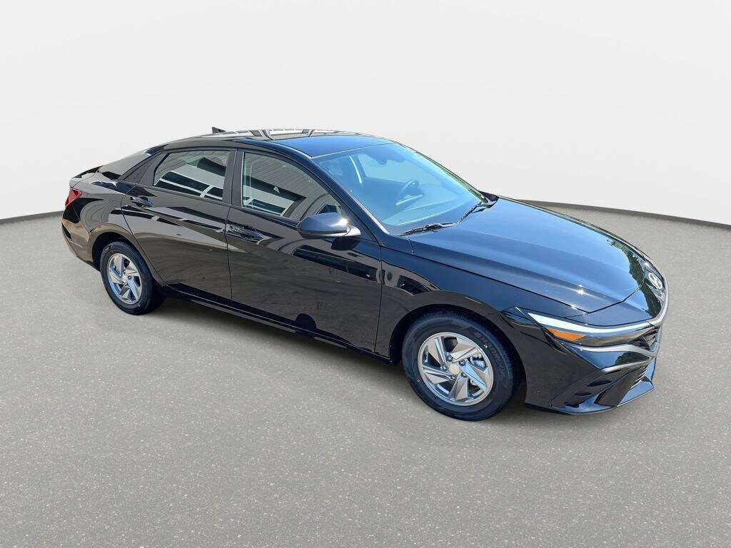 New 2026 Hyundai Elantra SE Sedan