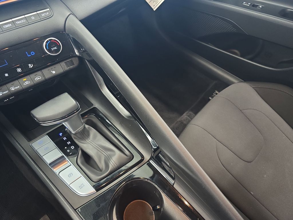 2025 Hyundai Elantra SEL - Photo 25