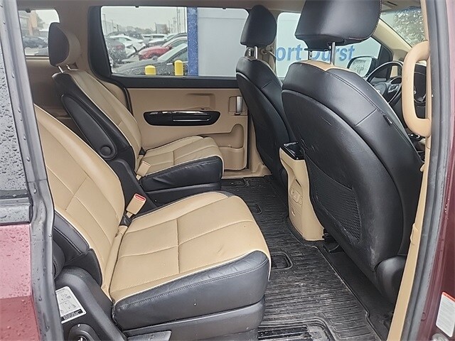 2016 Kia Sedona SX photo 3