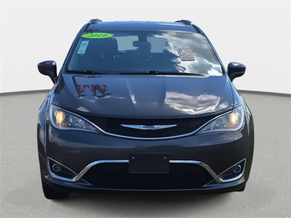 Used 2019 Chrysler Pacifica Touring L Van Passenger Van