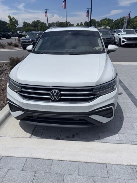 2023 Volkswagen Tiguan 2.0T SE's photo