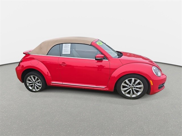 2013 Volkswagen Beetle TDI Convertible photo 4