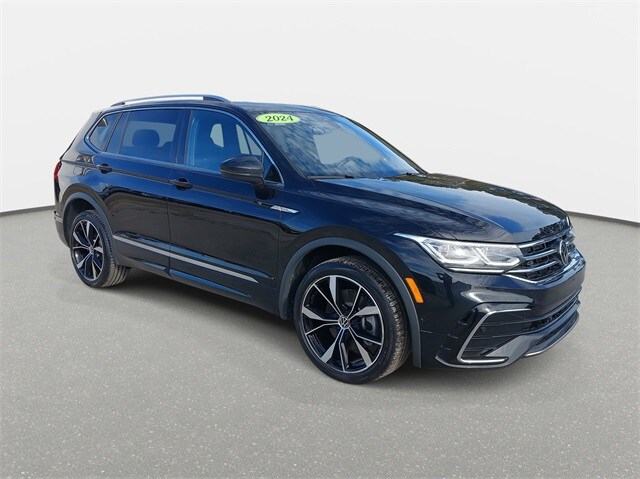 2024 Volkswagen Tiguan SEL R-Line Black photo 3