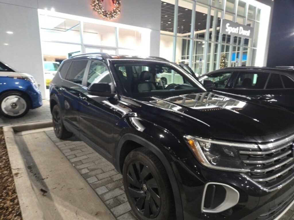 Used 2024 Volkswagen Atlas 2.0T SE w/Technology SUV