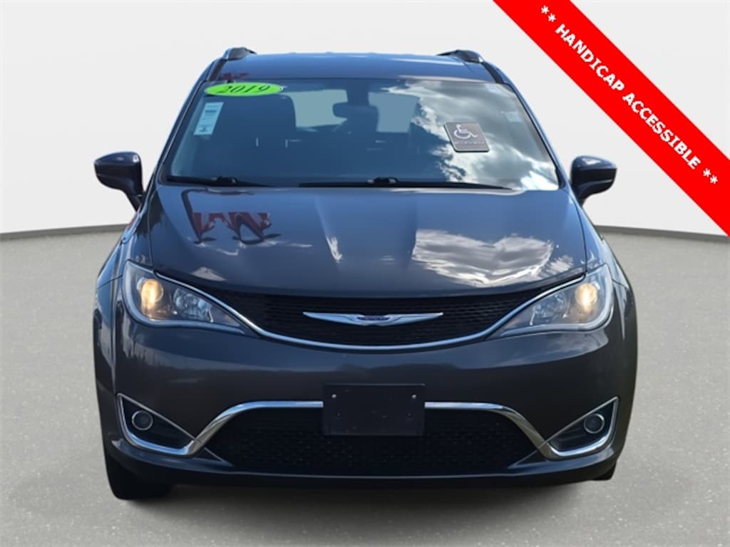 Used 2019 Chrysler Pacifica Touring L Van Passenger Van