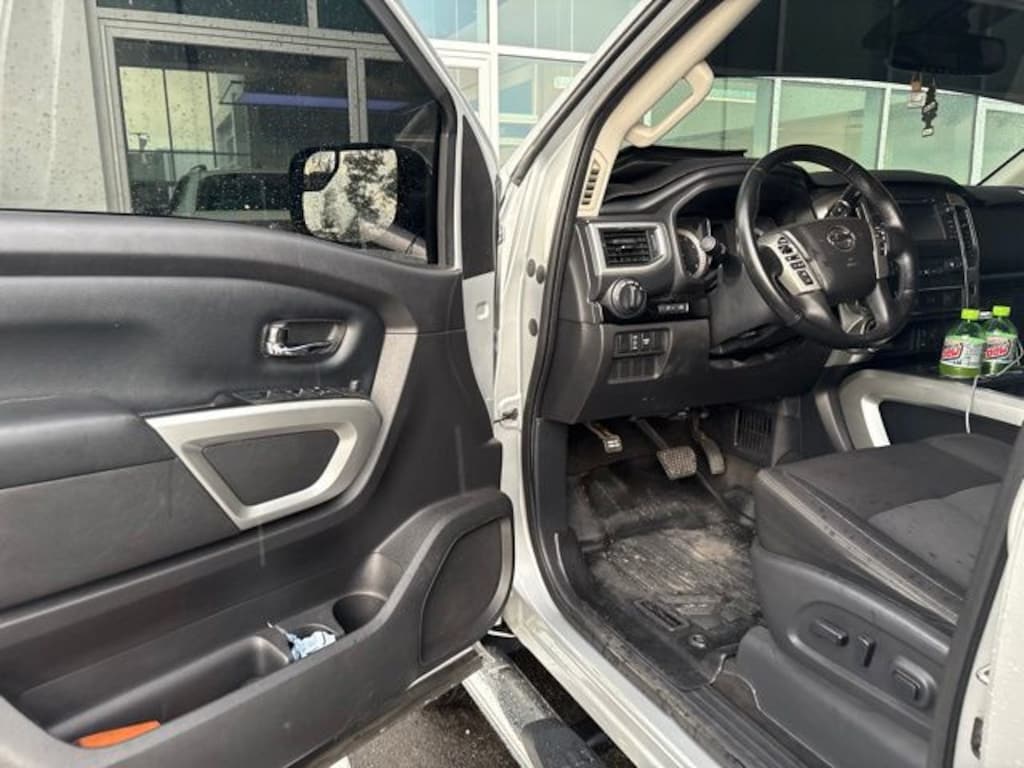 Used 2018 Nissan Titan SV Truck Crew Cab
