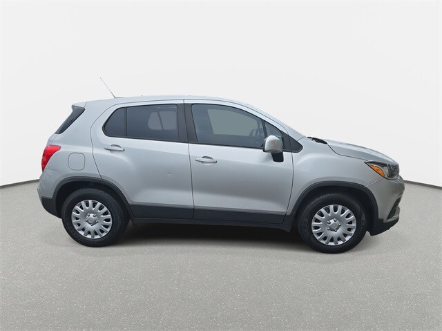 2019 Chevrolet Trax LS photo 4