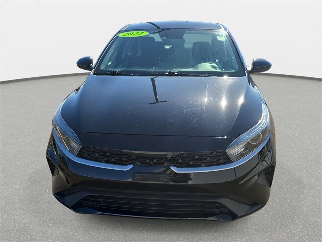2022 Kia Forte LXS photo 2