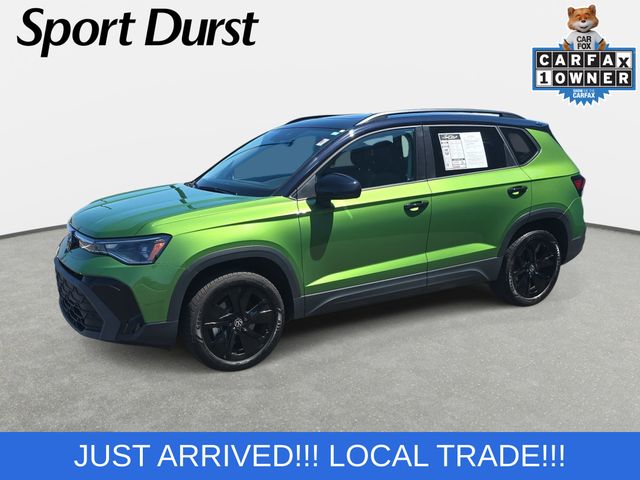 2025 Volkswagen Taos 1.5T SE Black's photo