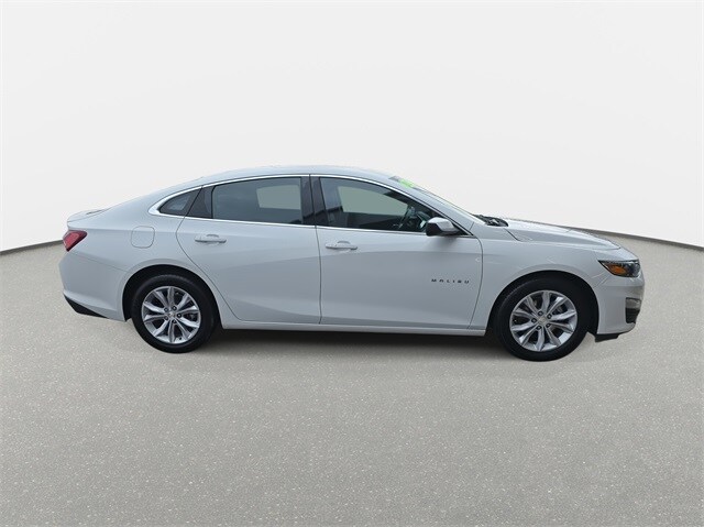 2022 Chevrolet Malibu 1LT photo 4