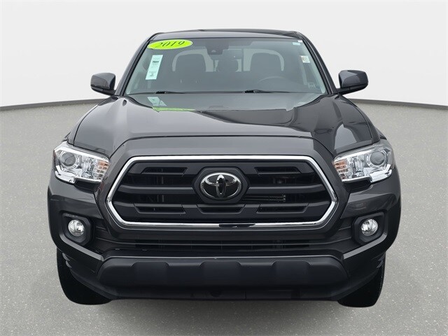 2019 Toyota Tacoma SR5 V6 photo 2