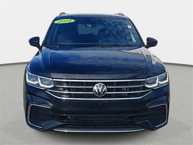 2024 Volkswagen Tiguan SEL R-Line Black photo 2