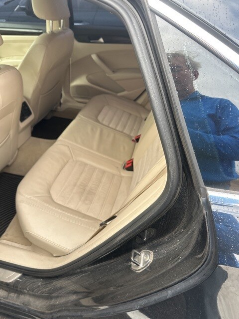 2015 Volkswagen Passat 3.6L V6 SEL Premium photo 2