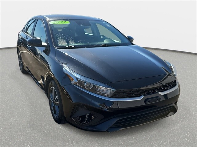2022 Kia Forte LXS photo 3