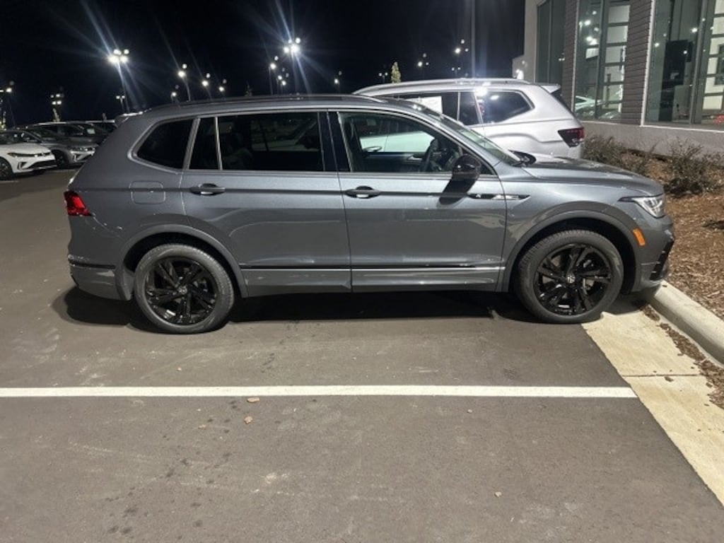 Used 2024 Volkswagen Tiguan 2.0T SE R-Line Black SUV