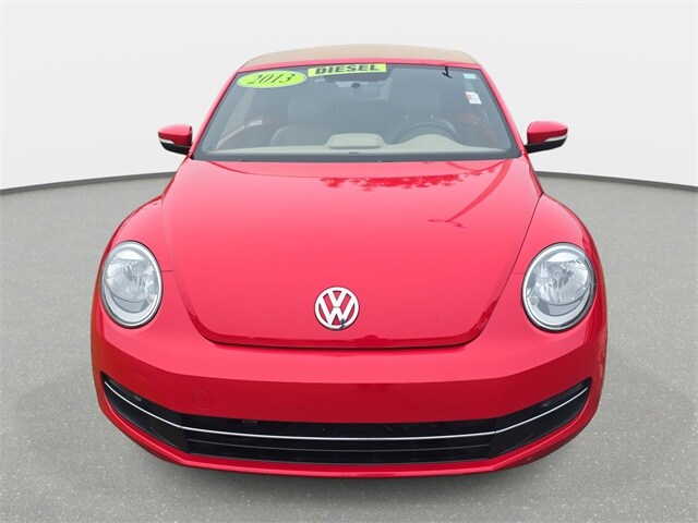 2013 Volkswagen Beetle TDI Convertible photo 2