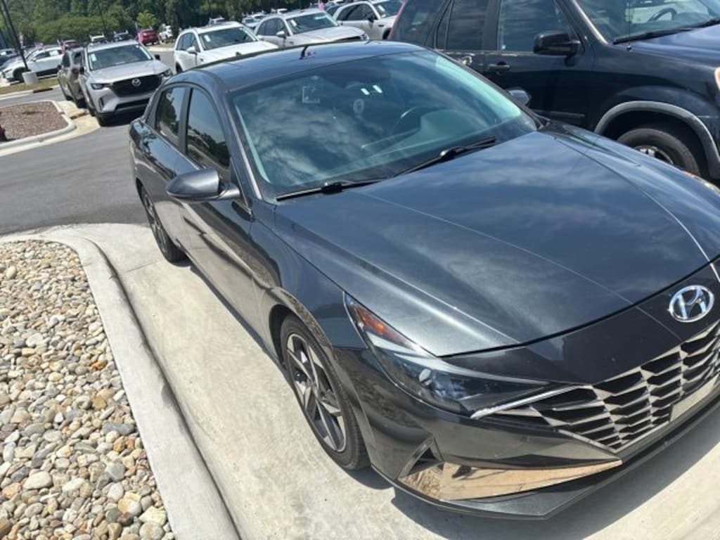 Used 2023 Hyundai Elantra Limited Sedan