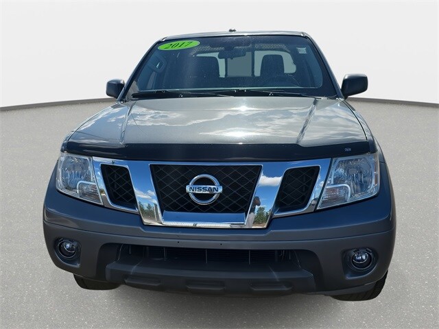 2017 Nissan Frontier SV photo 2