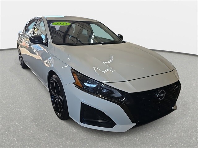2024 Nissan Altima 2.5 SR photo 3