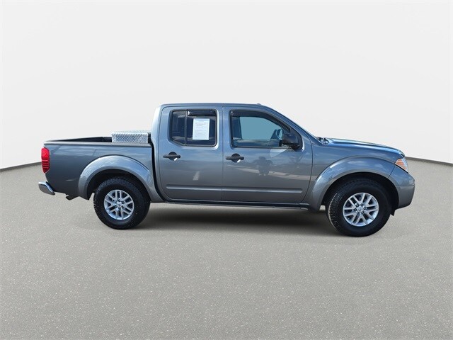 2017 Nissan Frontier SV photo 4