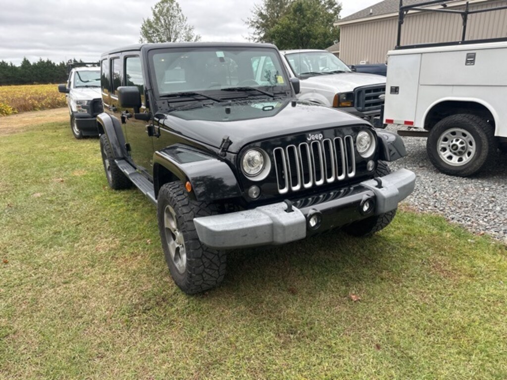 Used 2017 Jeep Wrangler JK Unlimited Sahara 4x4 SUV