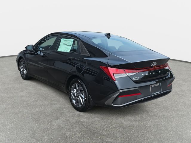 2026 Hyundai Elantra Blue - Photo 7