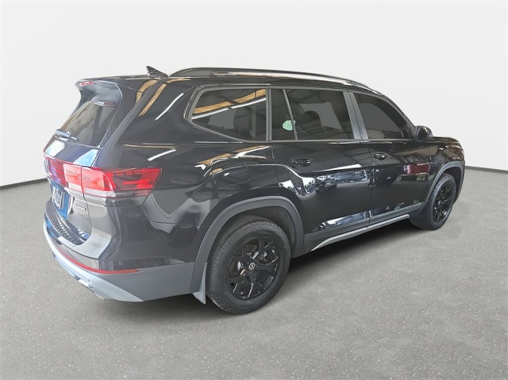 Used 2024 Volkswagen Atlas 2.0T Peak Edition SE w/Technology SUV