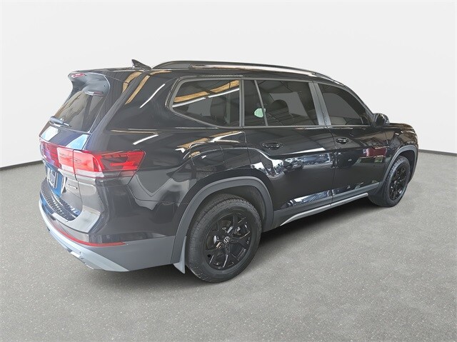 2024 Volkswagen Atlas Peak Edition SE Technology photo 4