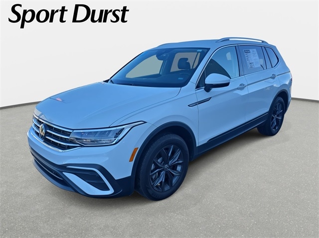 2024 Volkswagen Tiguan SE's photo