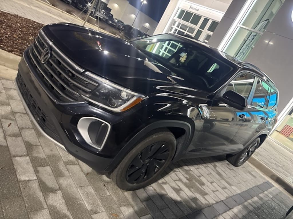 Used 2024 Volkswagen Atlas 2.0T SE w/Technology SUV