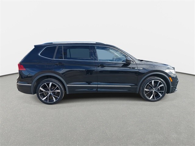 2024 Volkswagen Tiguan SEL R-Line Black photo 4