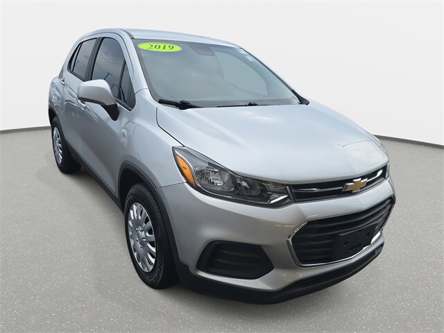 2019 Chevrolet Trax LS photo 3