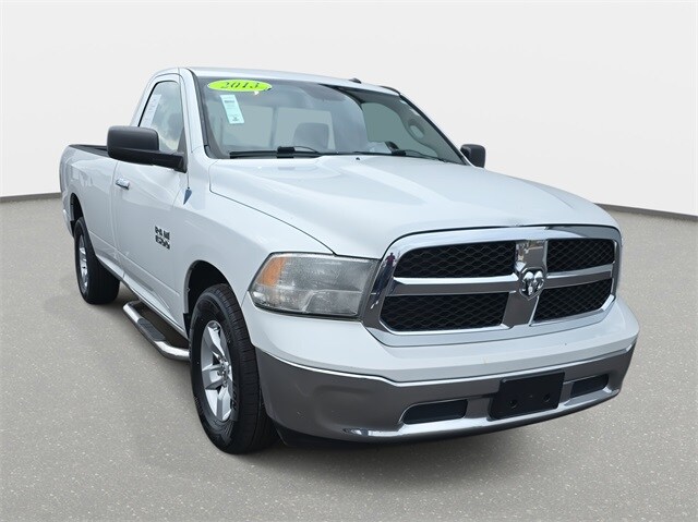2013 Ram 1500 SLT photo 3