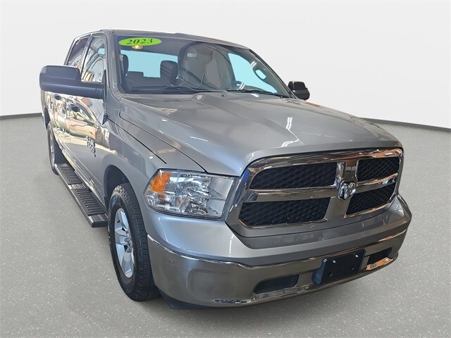 2023 Ram 1500 Classic SLT photo 3
