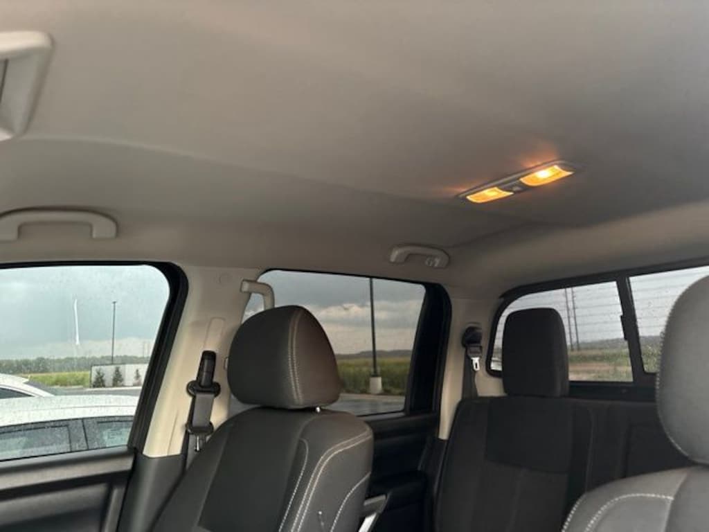 Used 2018 Nissan Titan SV Truck Crew Cab