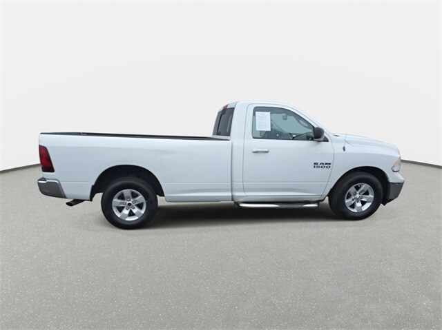 2013 Ram 1500 SLT photo 4